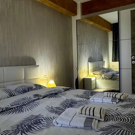 Apartmán Dinjas Place *