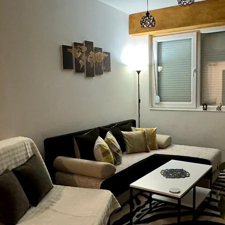 Dinjas Place
