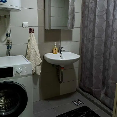 Dinjas Place Apartmán *