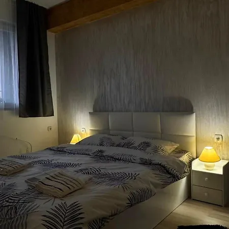 Apartmán Dinjas Place *